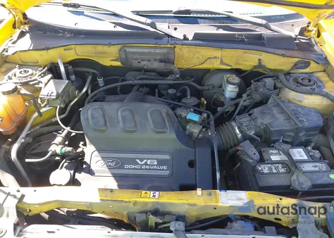 2002 Ford Escape Xlt from USA, damaged, VIN 1FMCU04162KD23749